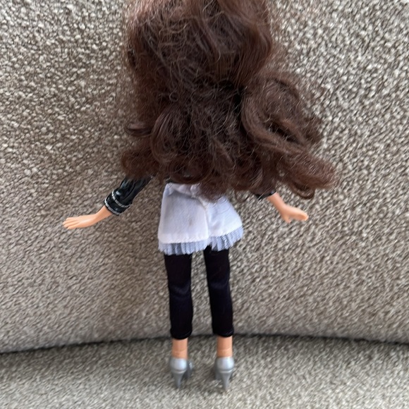 Bratz   Yasmin Yasmin’s First Date Doll - Picture 7 of 7